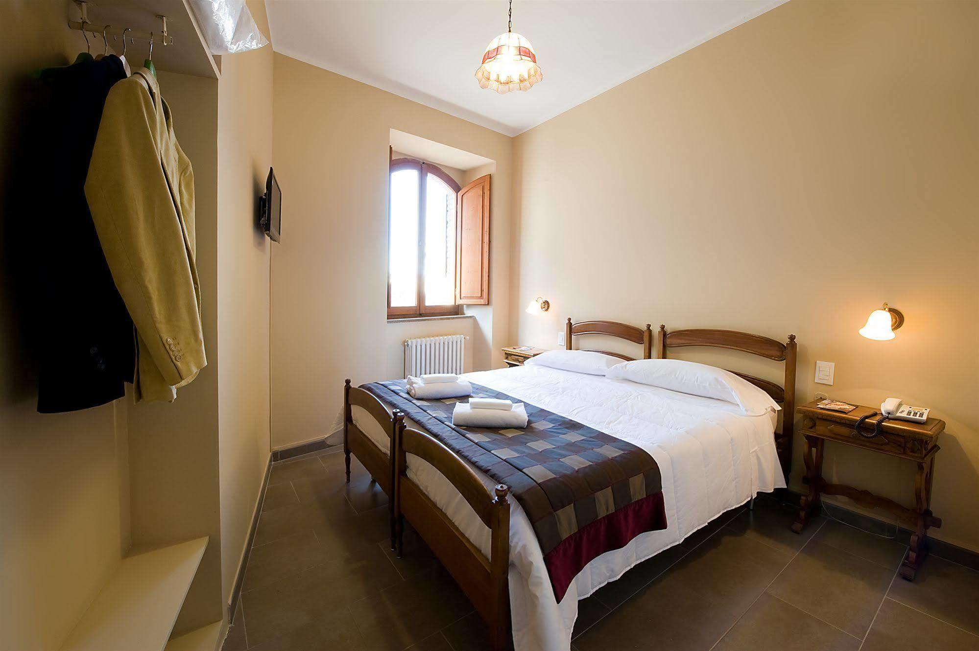 Hotel Properzio Assisi Kültér fotó
