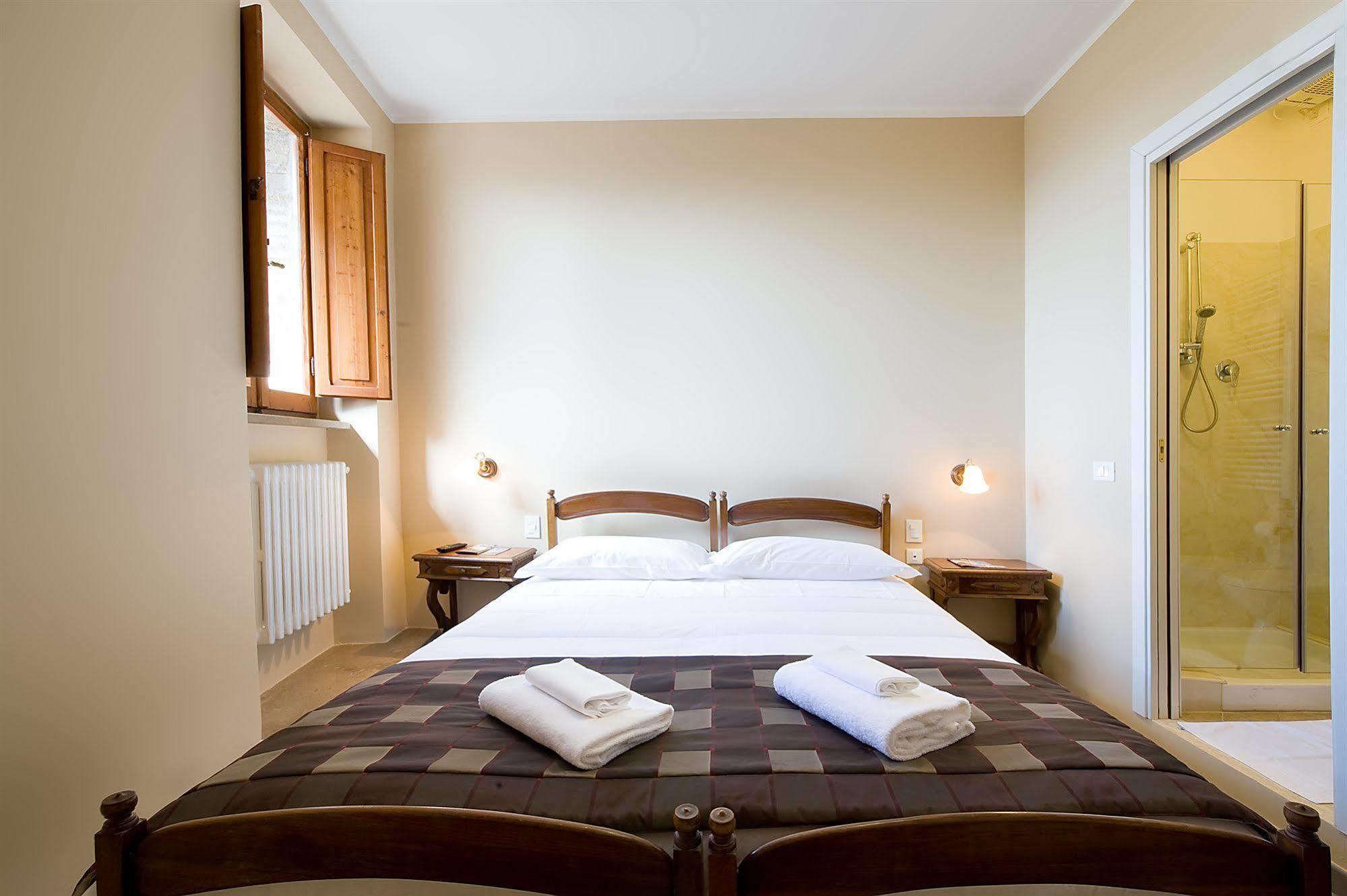 Hotel Properzio Assisi Kültér fotó