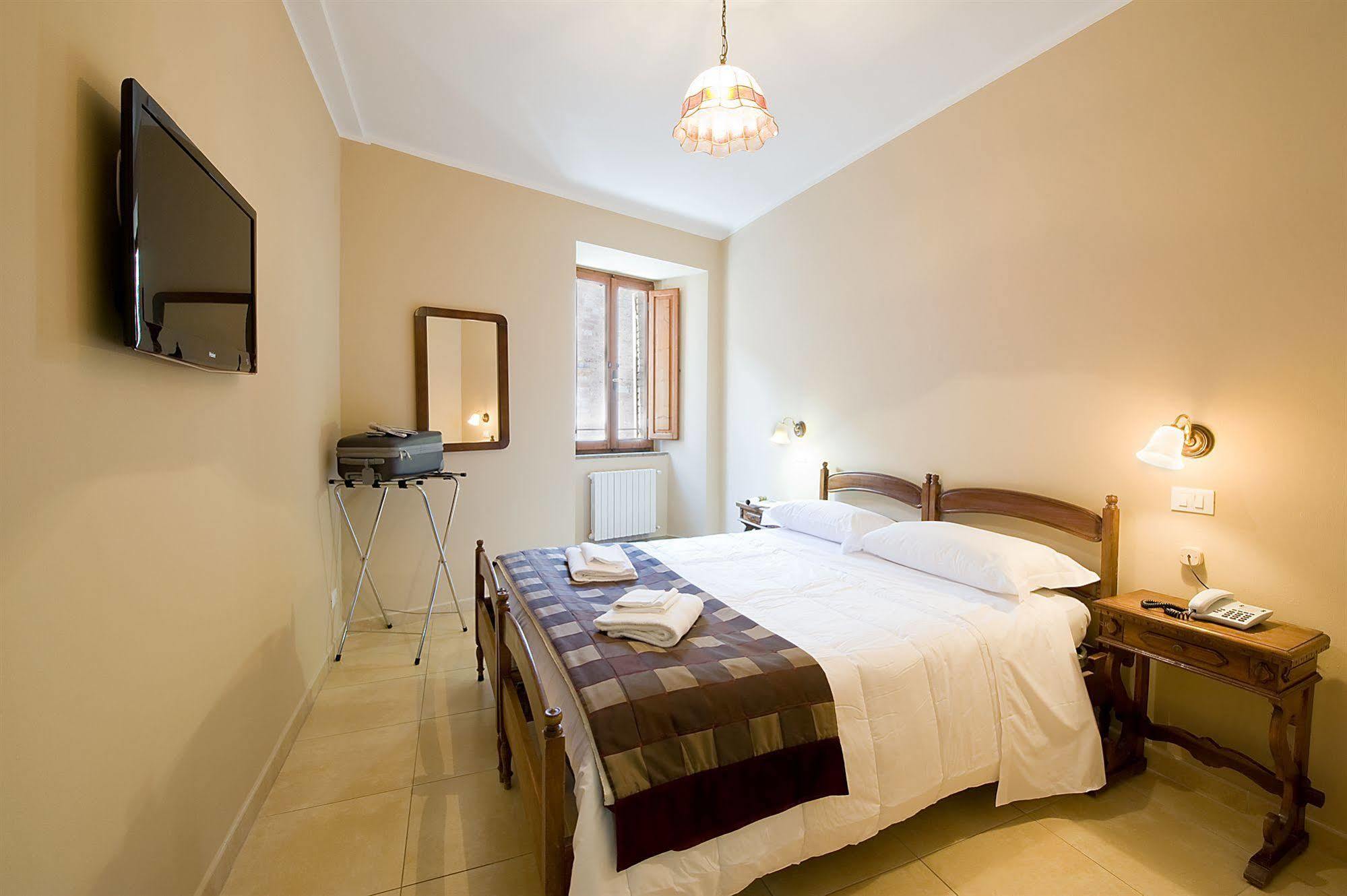 Hotel Properzio Assisi Kültér fotó